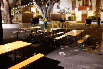  Limpieza retira decenas de toneladas de residuos de la Noche de San Juan en Telde/TA.